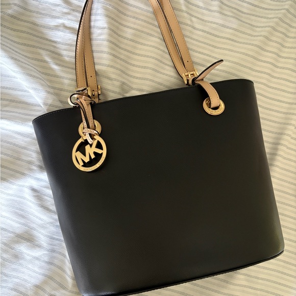 Michael Kors Black and Tan Tote Bag - Picture 1 of 9